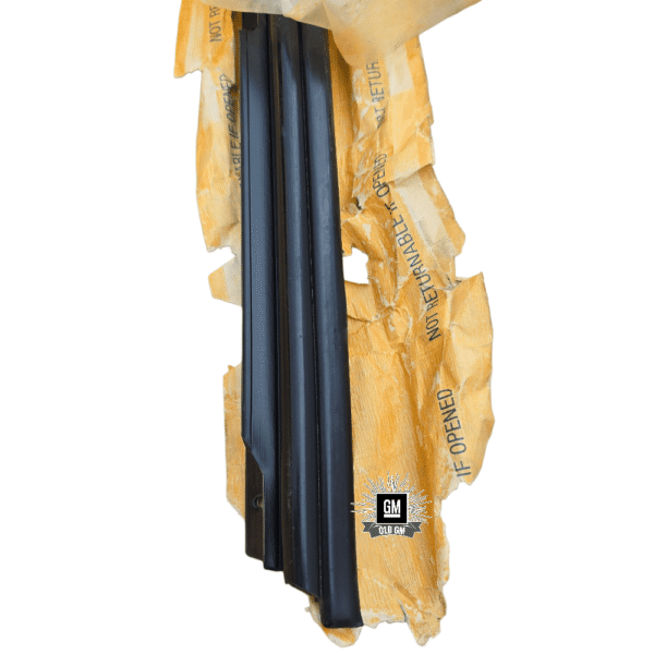 NOS GM 91-96 B 93-96 D Body Windshield Side Reveal Molding Set - Image 2