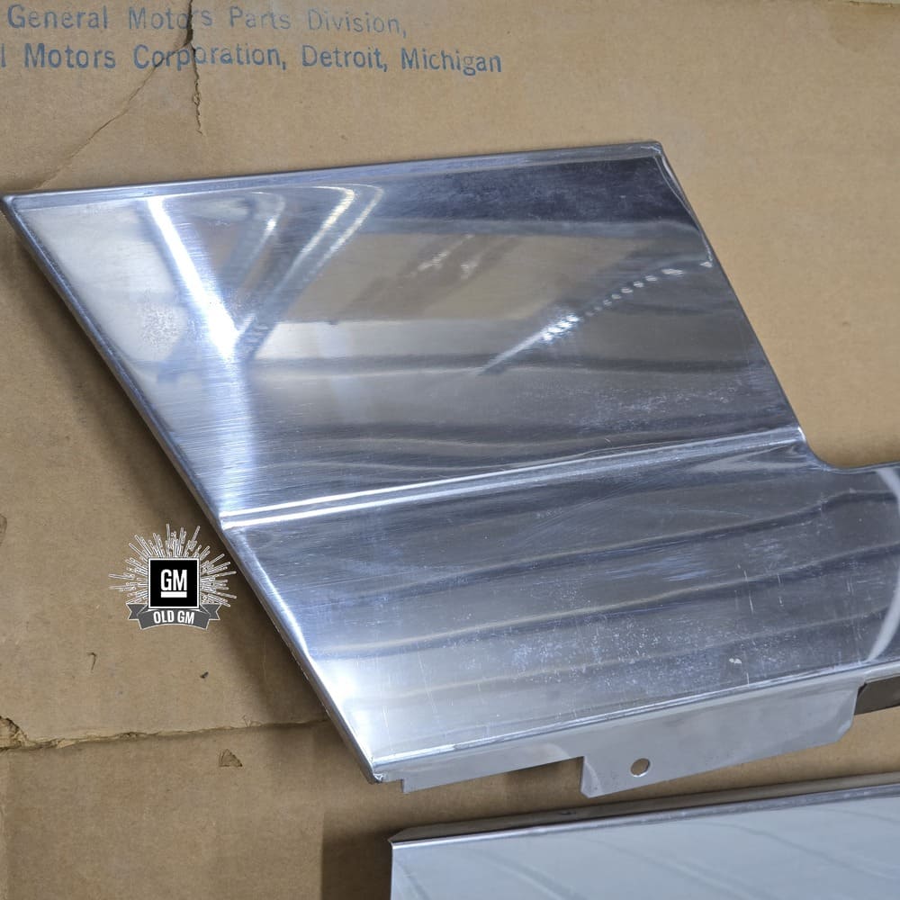 NOS GM 80-84 Electra 80-85 LeSabre Coupe Rocker Panel Molding Set 4 NOS GM 80-84 Electra 80-85 LeSabre Coupe Rocker Panel Molding Set - Image 2