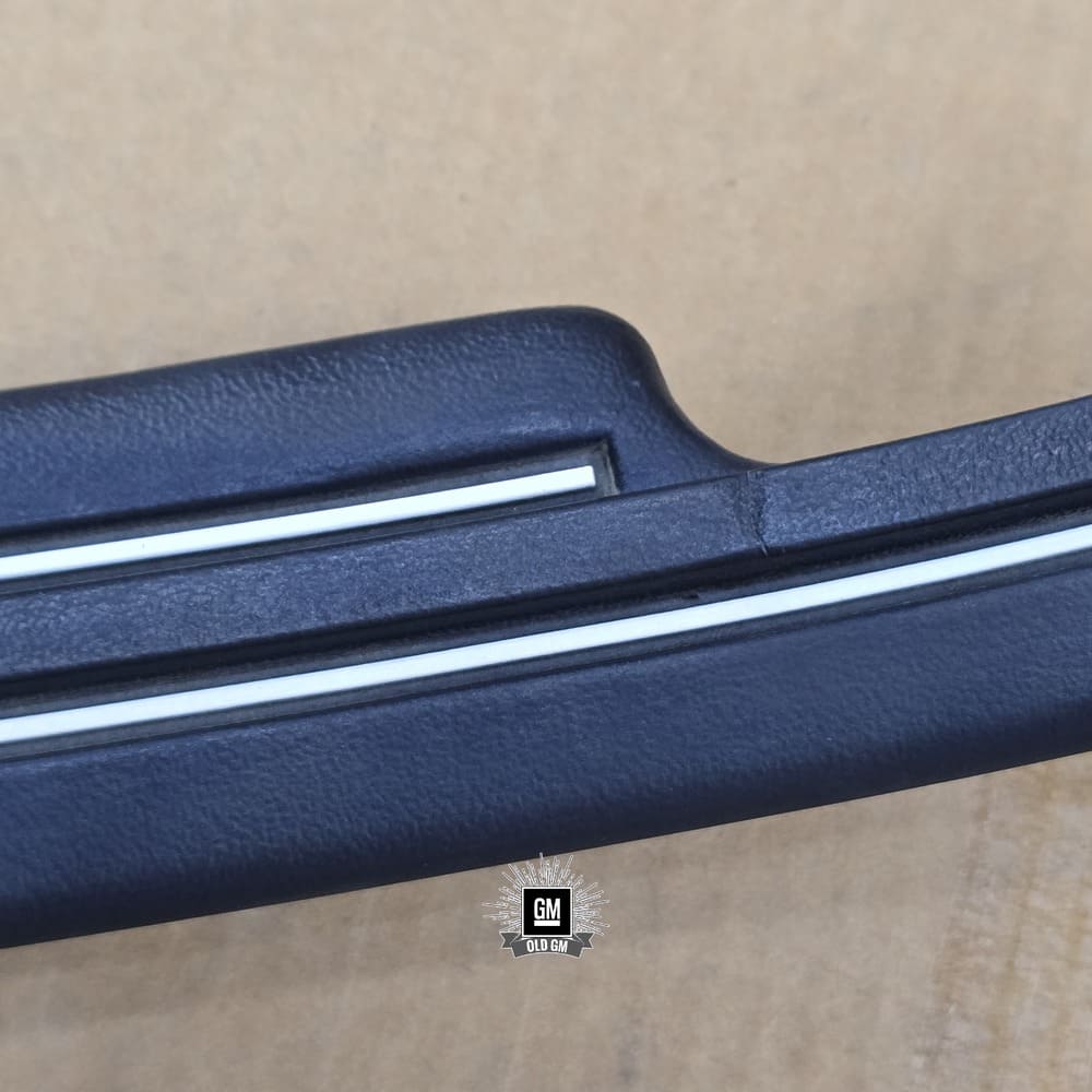 NOS GM 80-90 Buick B35 Rear Bumper Rub Strip 2 NOS GM 80-90 Buick B35 Rear Bumper Rub Strip - Image 2