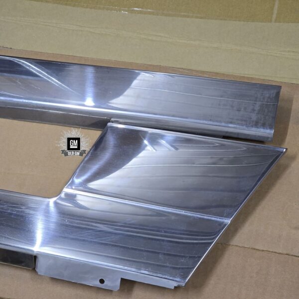 NOS GM 80-84 Electra 80-85 LeSabre Coupe Rocker Panel Molding Set - Image 4