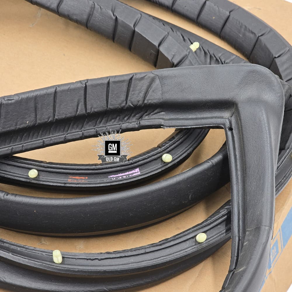 NOS GM 77-79 C Body Rear Door LH Weatherstrip 2 NOS GM 77-79 C Body Rear Door LH Weatherstrip - Image 2