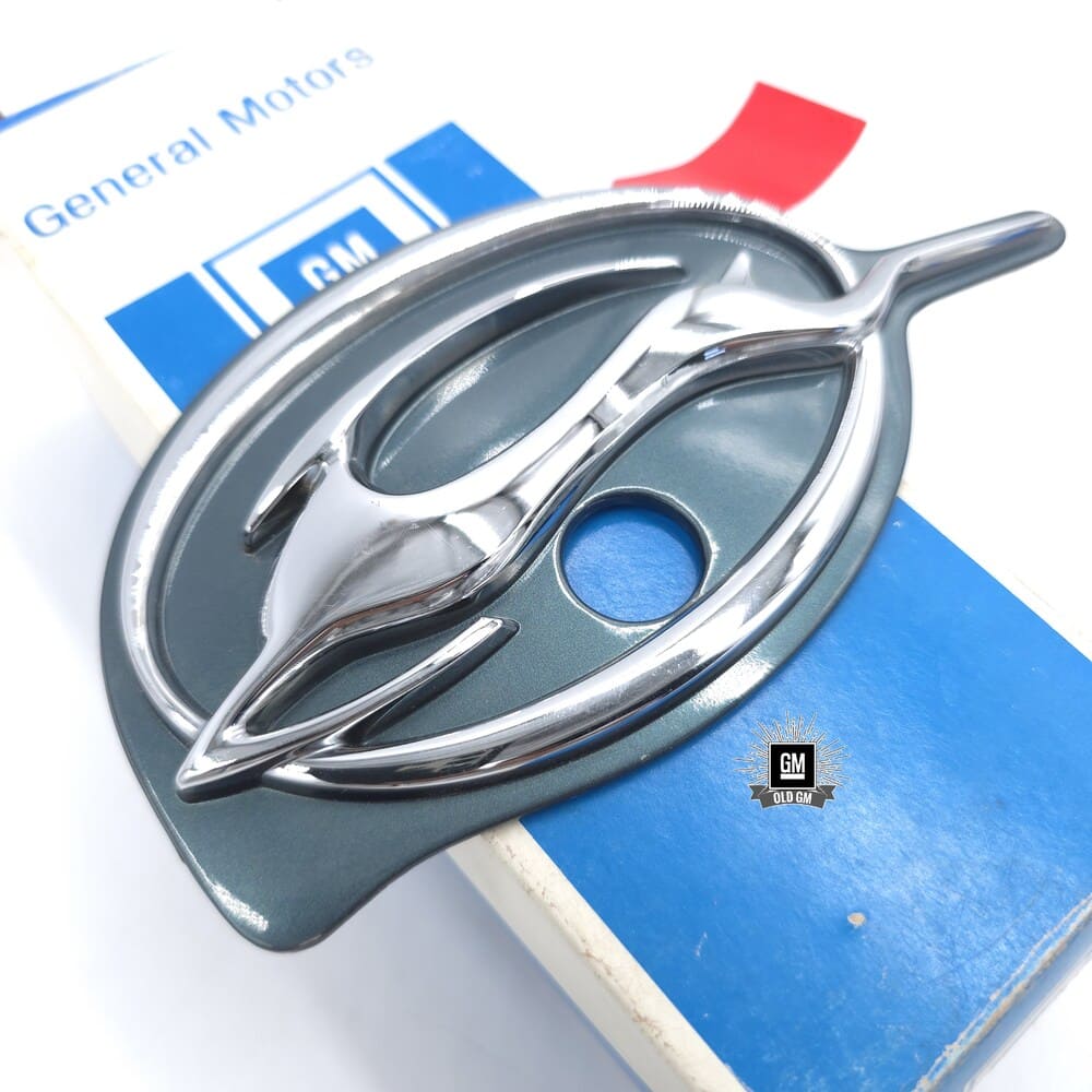 NOS GM 94-96 Impala SS Trunk Lock Emblem 13 NOS GM 94-96 Impala SS Trunk Lock Emblem - Image 13