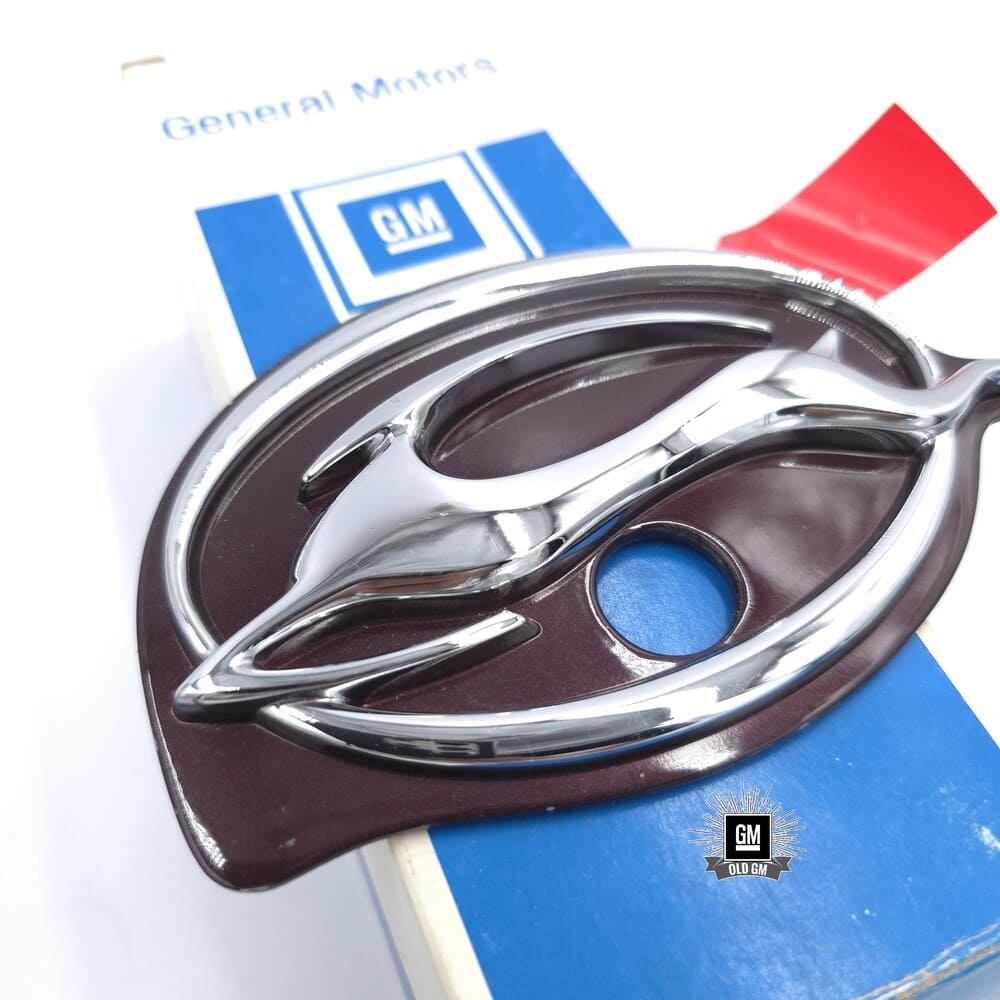 NOS GM 94-96 Impala SS Trunk Lock Emblem 7 NOS GM 94-96 Impala SS Trunk Lock Emblem - Image 7