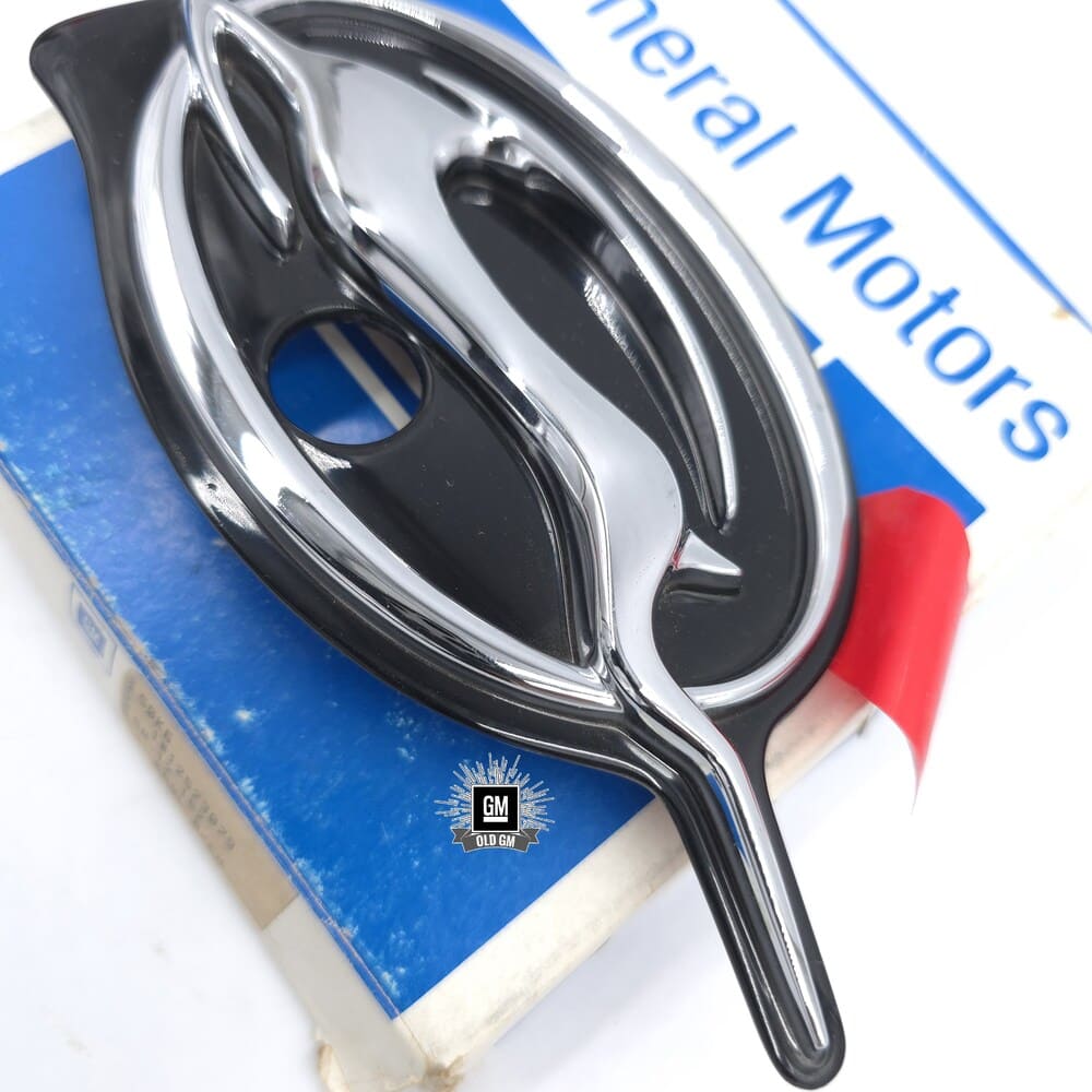 NOS GM 94-96 Impala SS Trunk Lock Emblem 4 NOS GM 94-96 Impala SS Trunk Lock Emblem - Image 4
