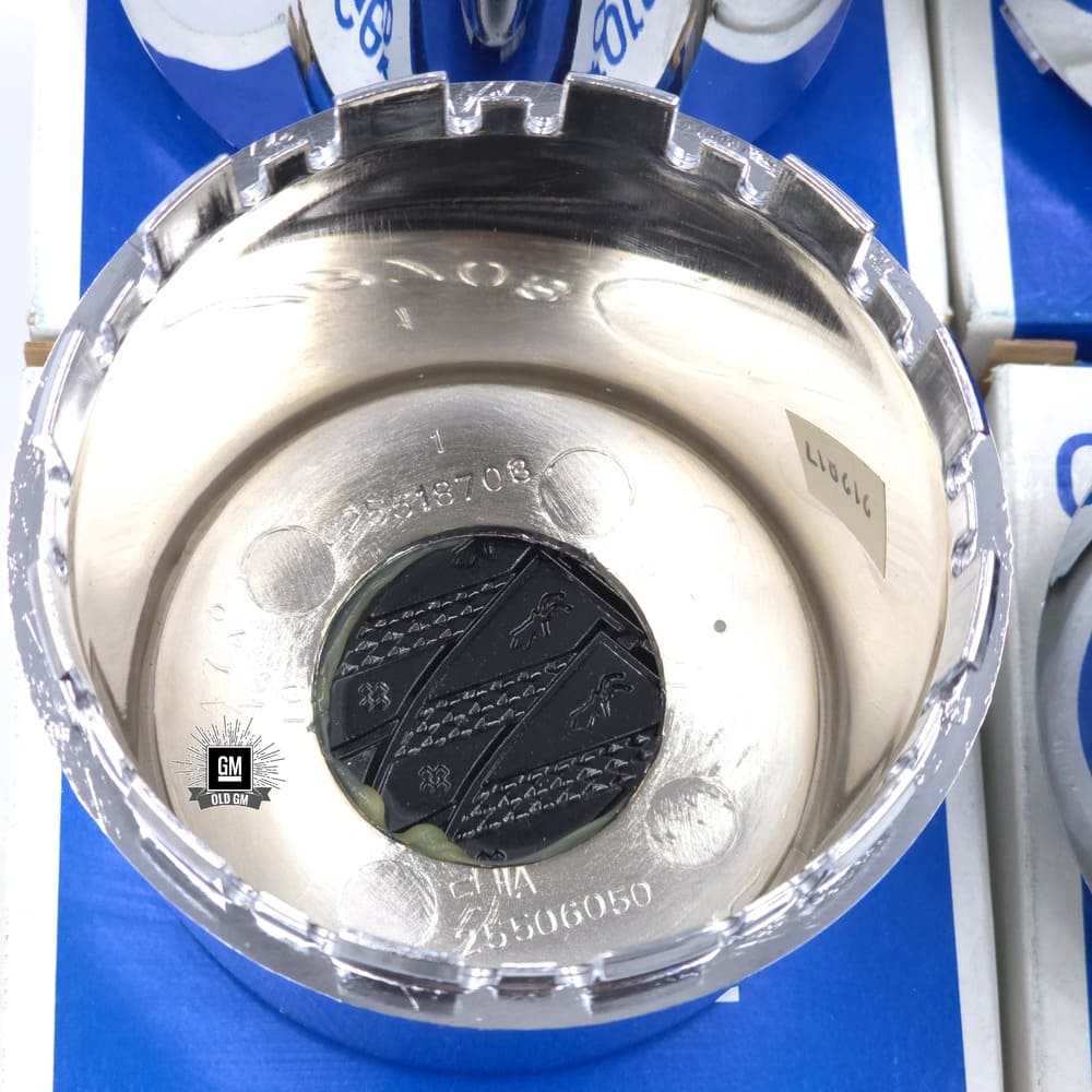 NOS GM 80-87 Buick Aluminum Wheels Center Hub Cap Set 4 NOS GM 80-87 Buick Aluminum Wheels Center Hub Cap Set - Image 4