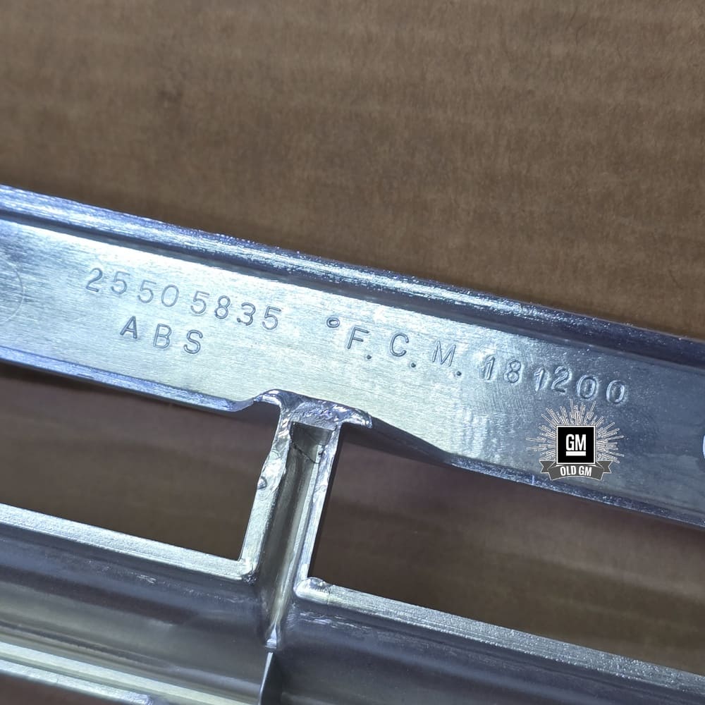 NOS GM 81 LeSabre Grille 8 NOS GM 81 LeSabre Grille - Image 8