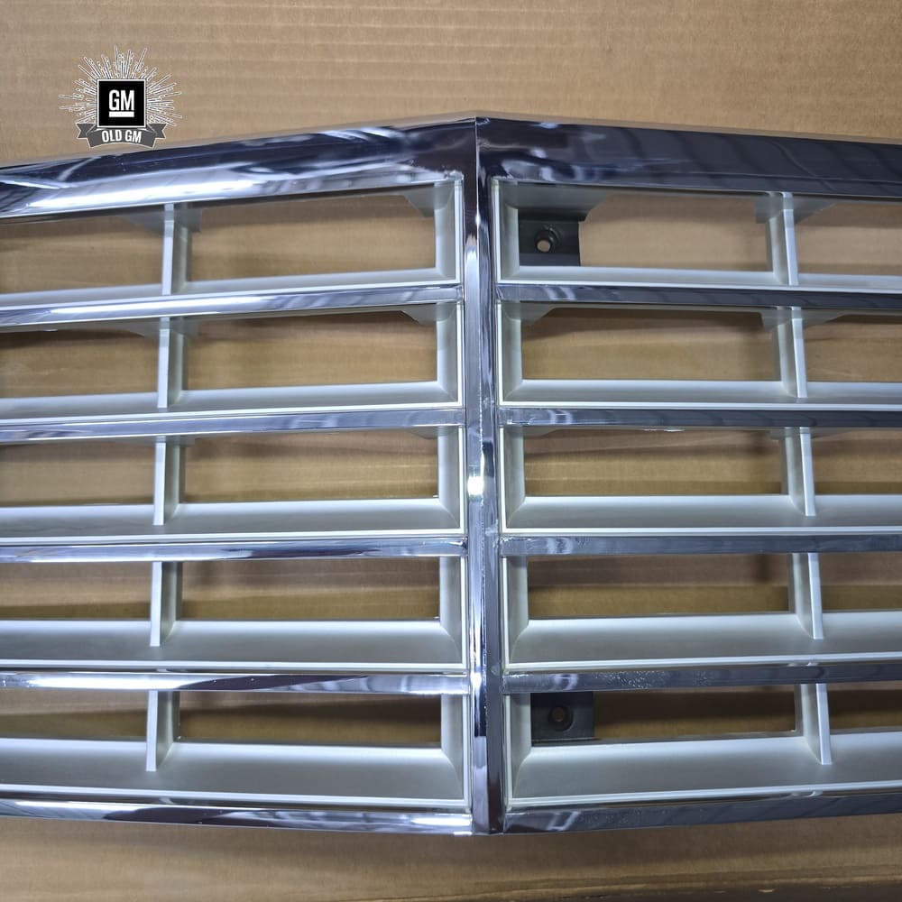 NOS GM 81 LeSabre Grille 4 NOS GM 81 LeSabre Grille - Image 4