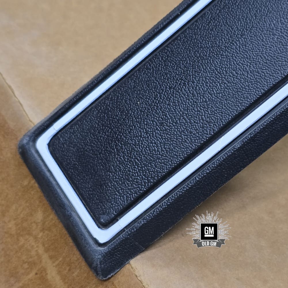 NOS 77-78 Riviera 77-79 LeSabre Rear Bumper Strip 3 NOS 77-78 Riviera 77-79 LeSabre Rear Bumper Strip - Image 3