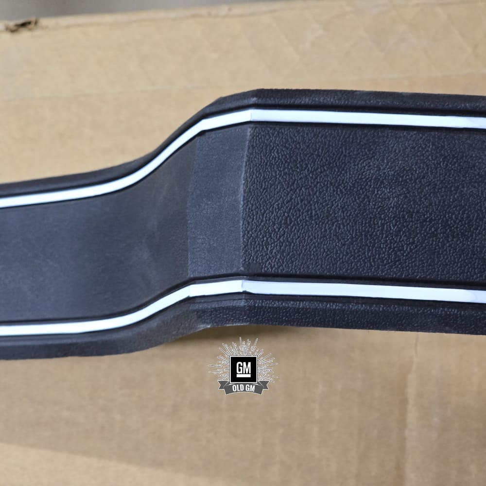 NOS GM 77-79 Electra Rear Bumper Strip w/o Guards 7 NOS GM 77-79 Electra Rear Bumper Strip w/o Guards - Image 7