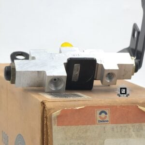 homepage 2 NOS Delco 90-91 R/V Brake Proportioning Valve
